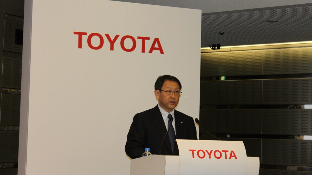 Как он это сделал: Акио Тоёда вытащил Toyota из убытков и заставил её снова любить машины