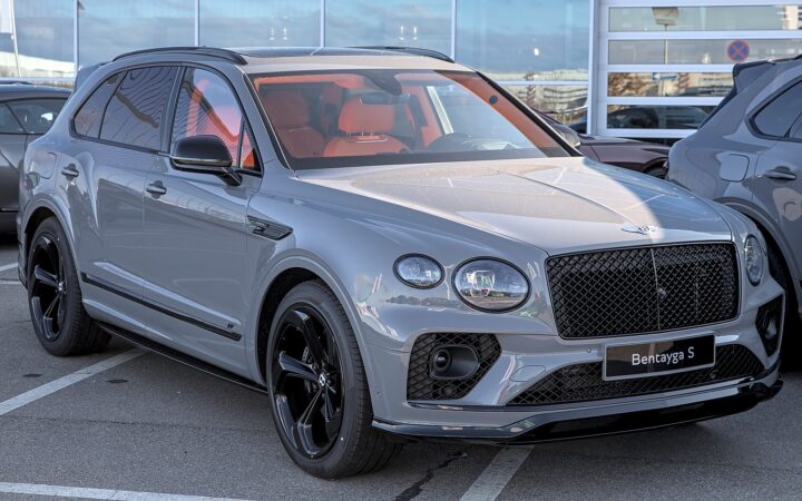 Bentley Torcal: первый электрический Bentley выходит, пока конкуренты сдают назад