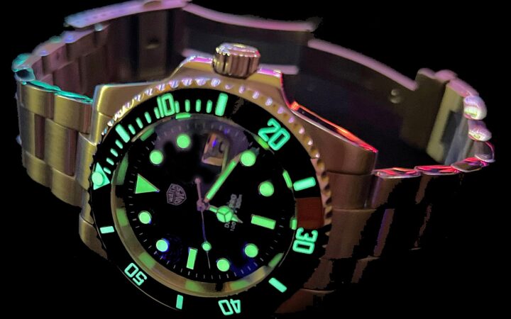 Submariner против Seamaster: за что Rolex просит на $3 350 больше