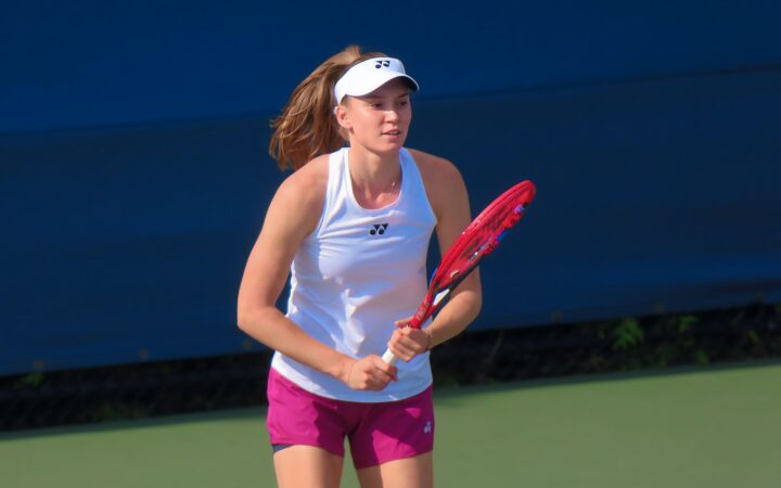 Рыбакина играла US Open на обезболивающих. Теперь — Пекин в статусе первой ракетки мира
