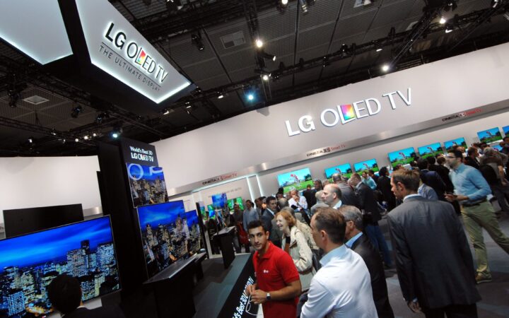 OLED или MiniLED: какой телевизор брать в 2026 году и не пожалеть