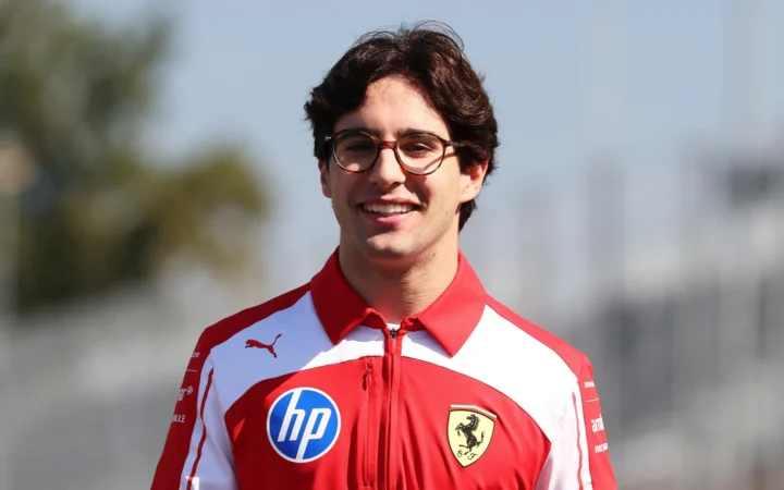 Haas взяла юниора Ferrari Камару на сезон-2027