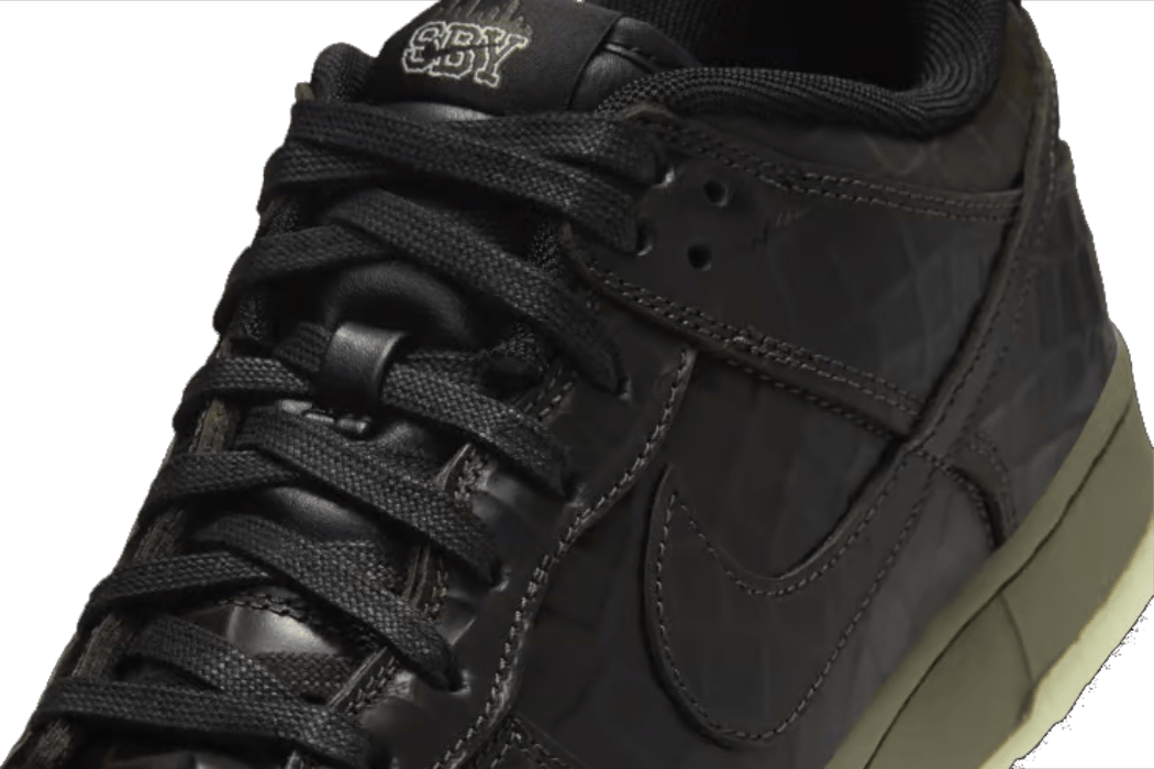 Nike Dunk Low «Shibuya Halloween» бүйірінен
