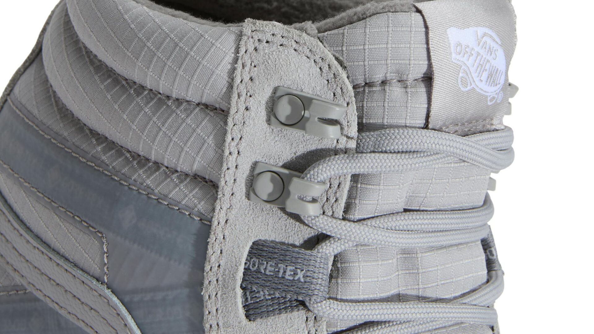 Vans пен Nike қысқа су өткізбейтін кроссовка шығарды
