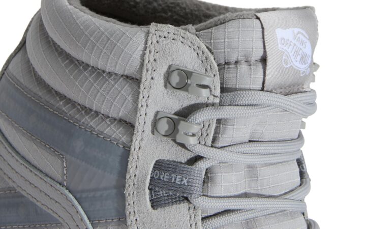Vans пен Nike қысқа су өткізбейтін кроссовка шығарды
