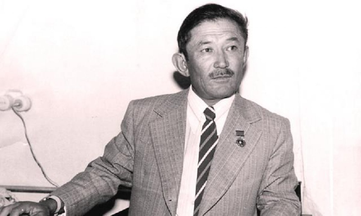 Шамши Калдаяков