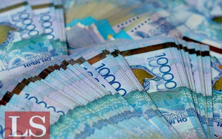 Қазақстаннан Ресейге аударымдар бір айда 14 есе азайды