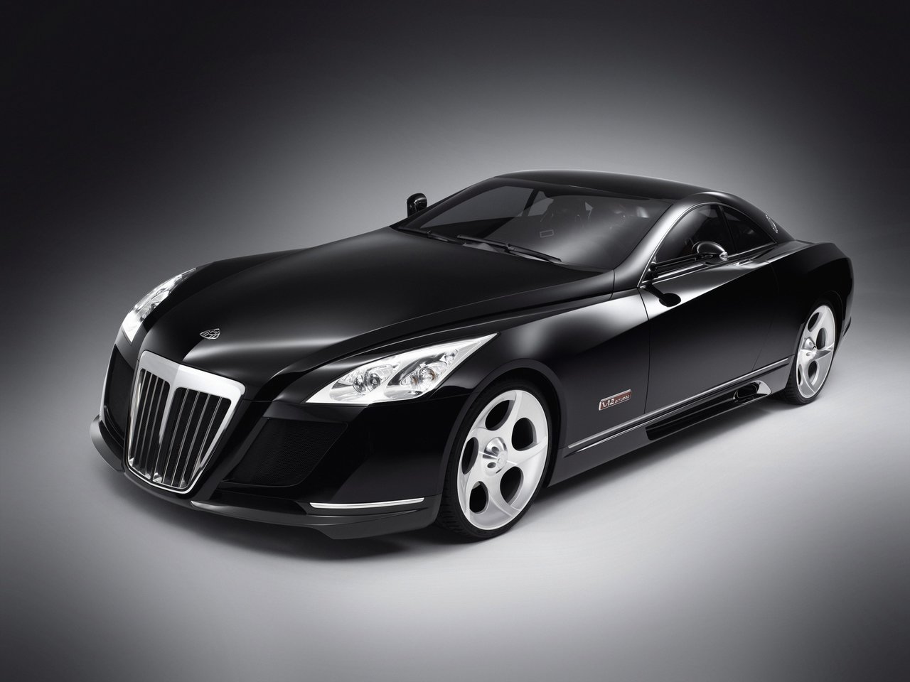 Чёрное купе Maybach Exelero