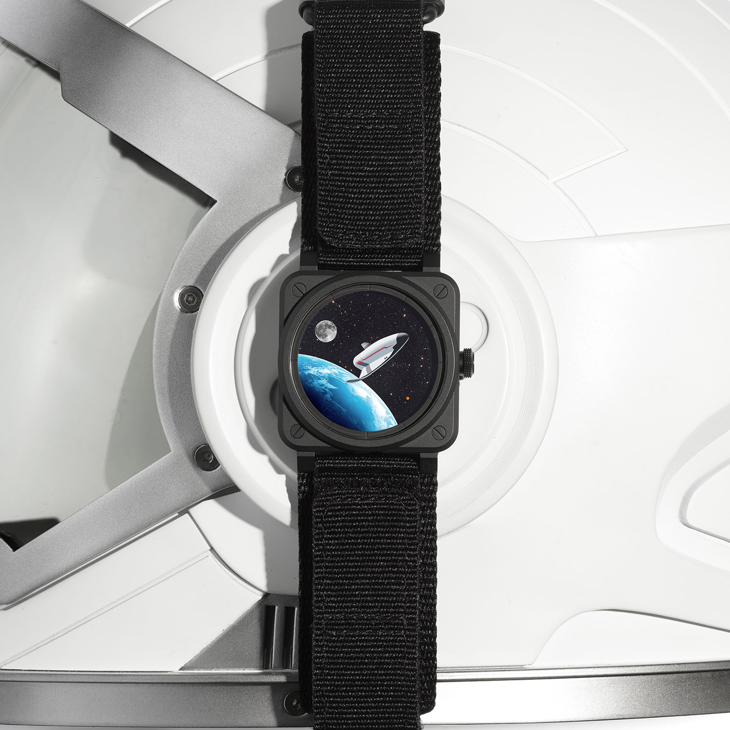Циферблат Bell & Ross BR-03 Space Mission с Землёй, Луной и космическим кораблём