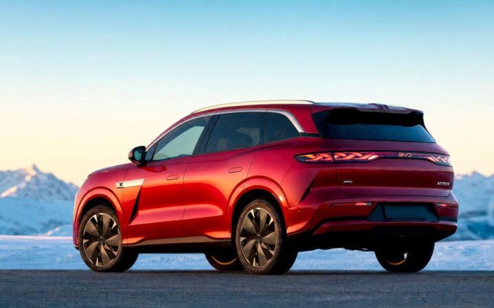 BYD показал электрический Atto 8 с зарядкой за 5 минут