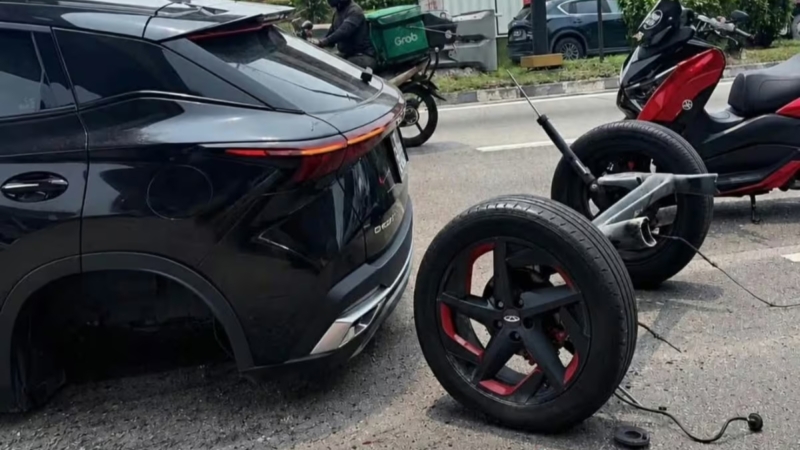 Omoda C5 2023 года с оторвавшейся задней осью