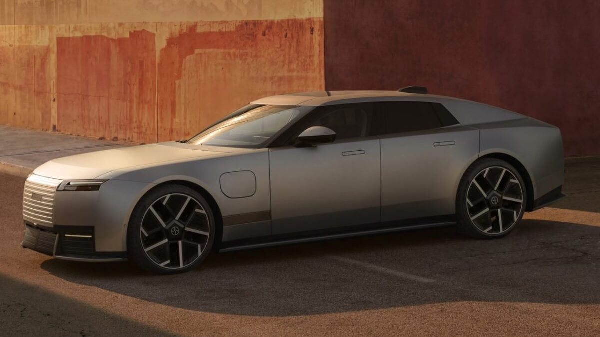 Jaguar £130 мыңдық 1030 ат күшті Type 01-ді көрсетті
