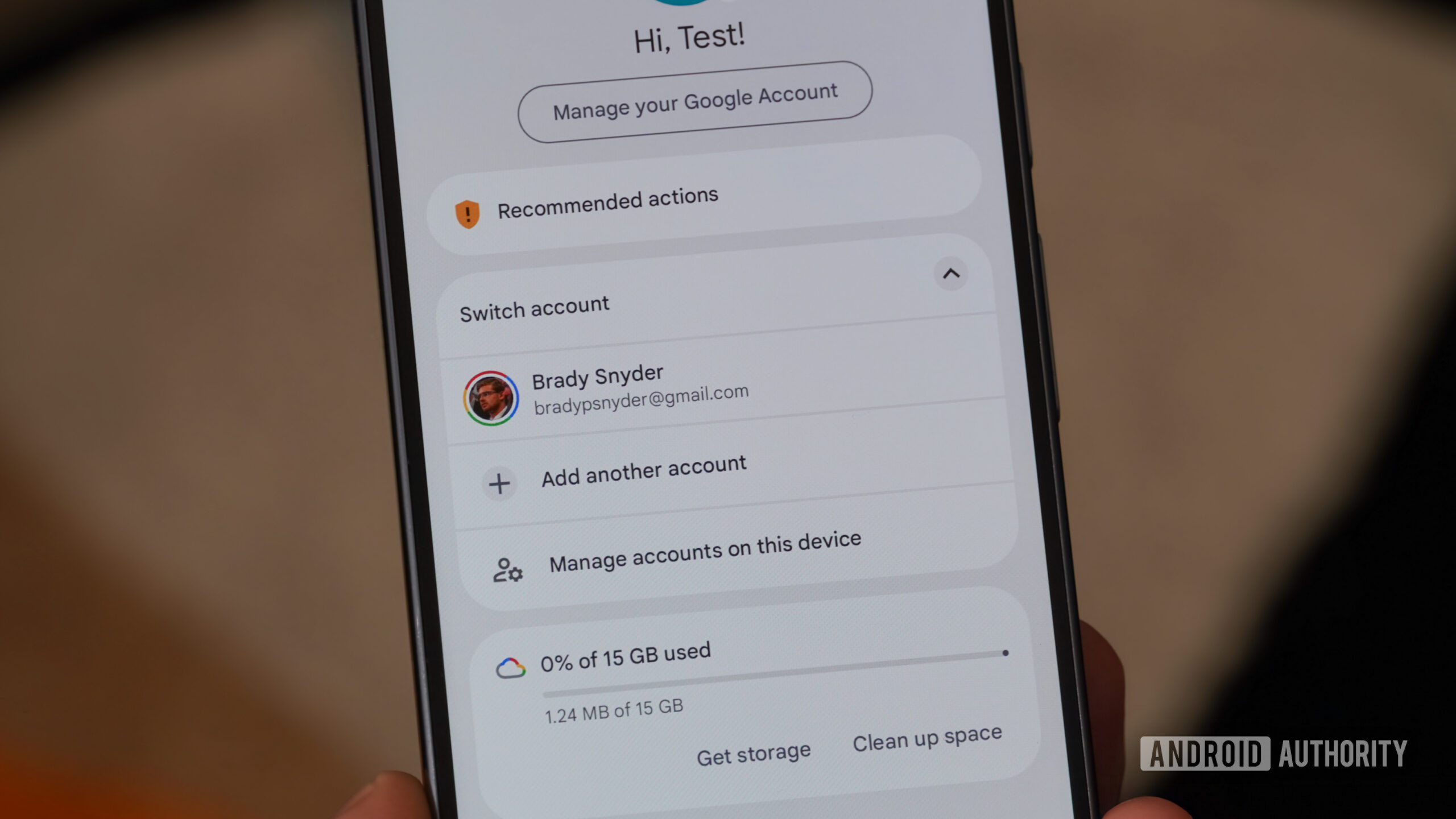 Google без спроса привязывает номер ко всем аккаунтам