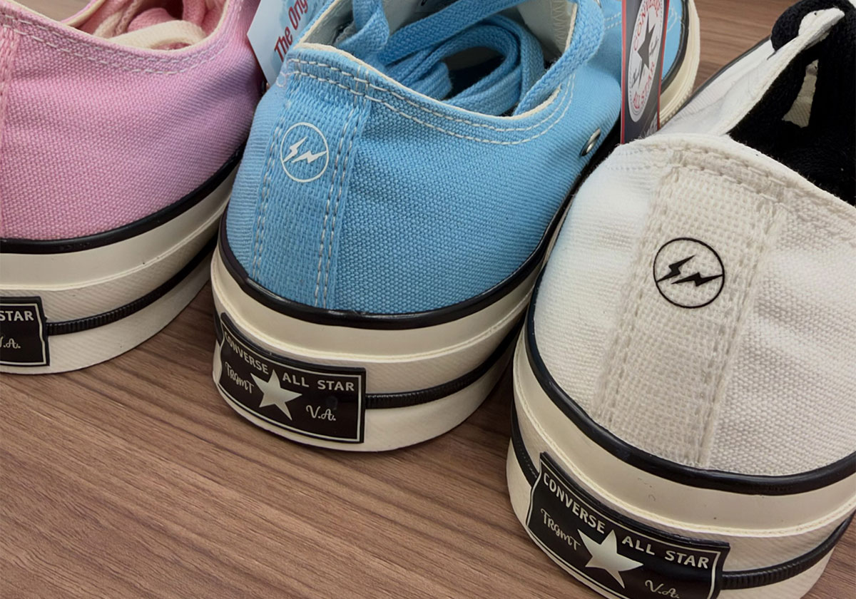 Хироси Фудзивара V.A.-мен пастель түсті Converse көрсетті