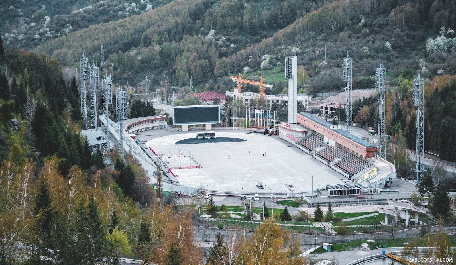 Урочище Медеу в горах над Алматы