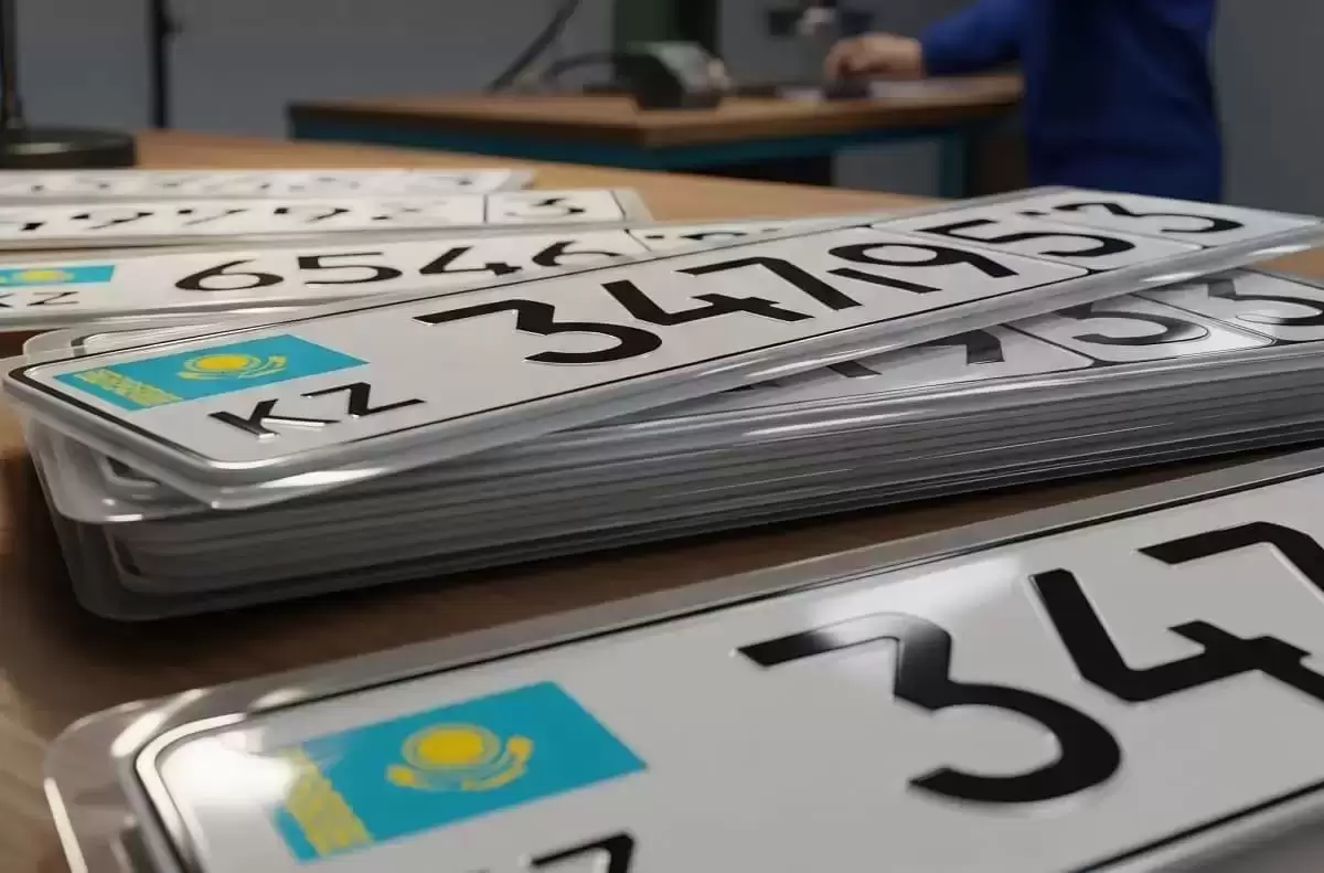 Көлікке әдемі нөмір қанша тұрады: 2026 жылғы бағалар