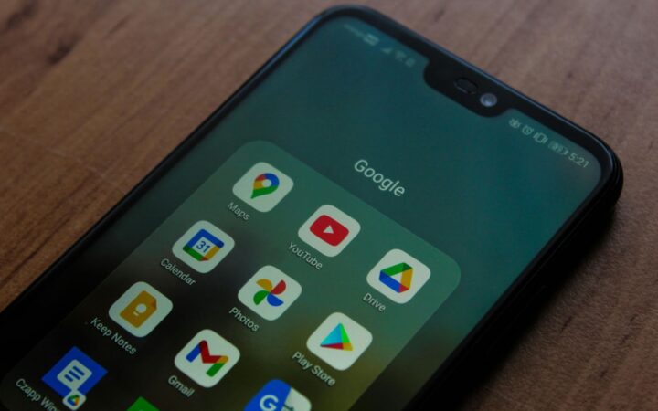 Как бесплатно скачать Плей Маркет на Android и Huawei