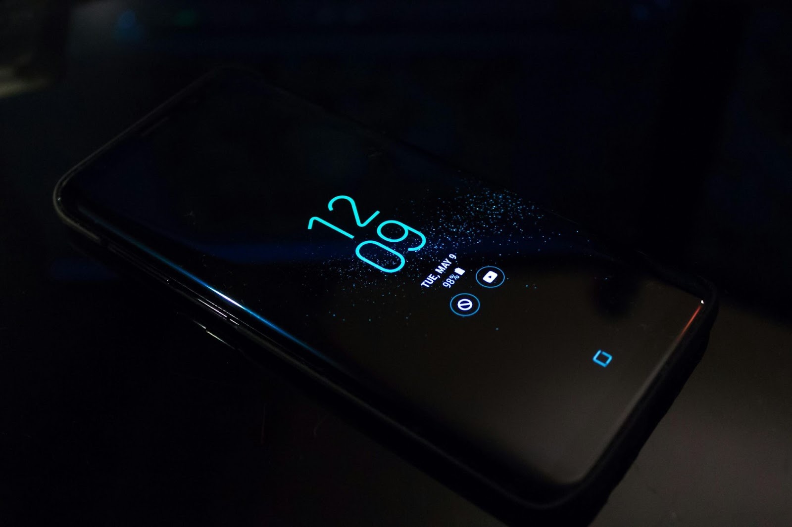 Смартфон Huawei без сервисов Google и Play Маркета