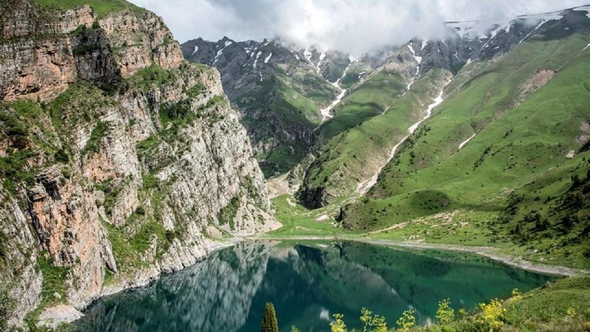 Горы Сайрам-Угамского национального парка