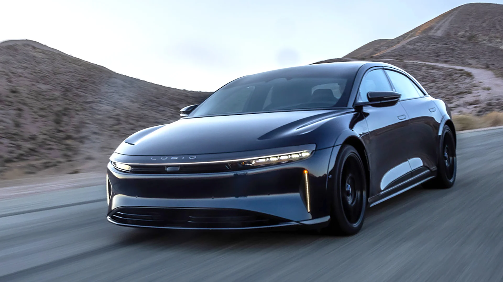 Электроседан Lucid Air Sapphire