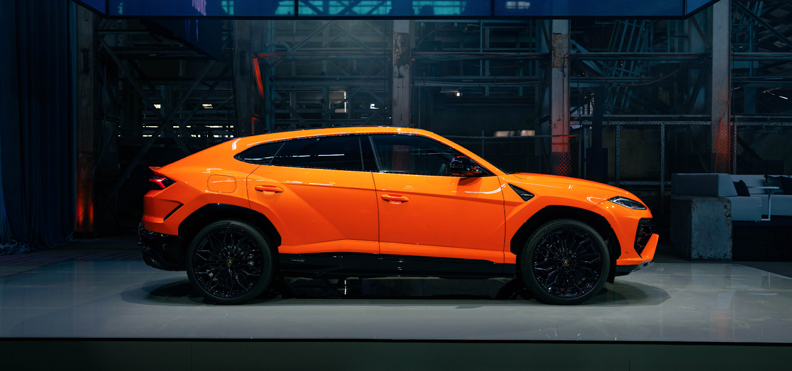 Кроссовер Lamborghini Urus SE