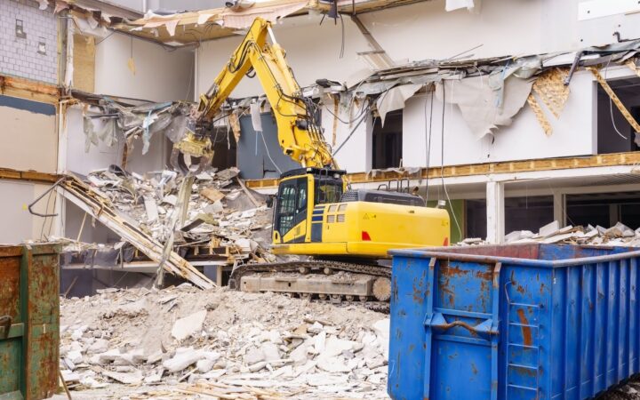 Алматыда үйлерді бұзу: реновация қай аудандарда жүріп жатыр