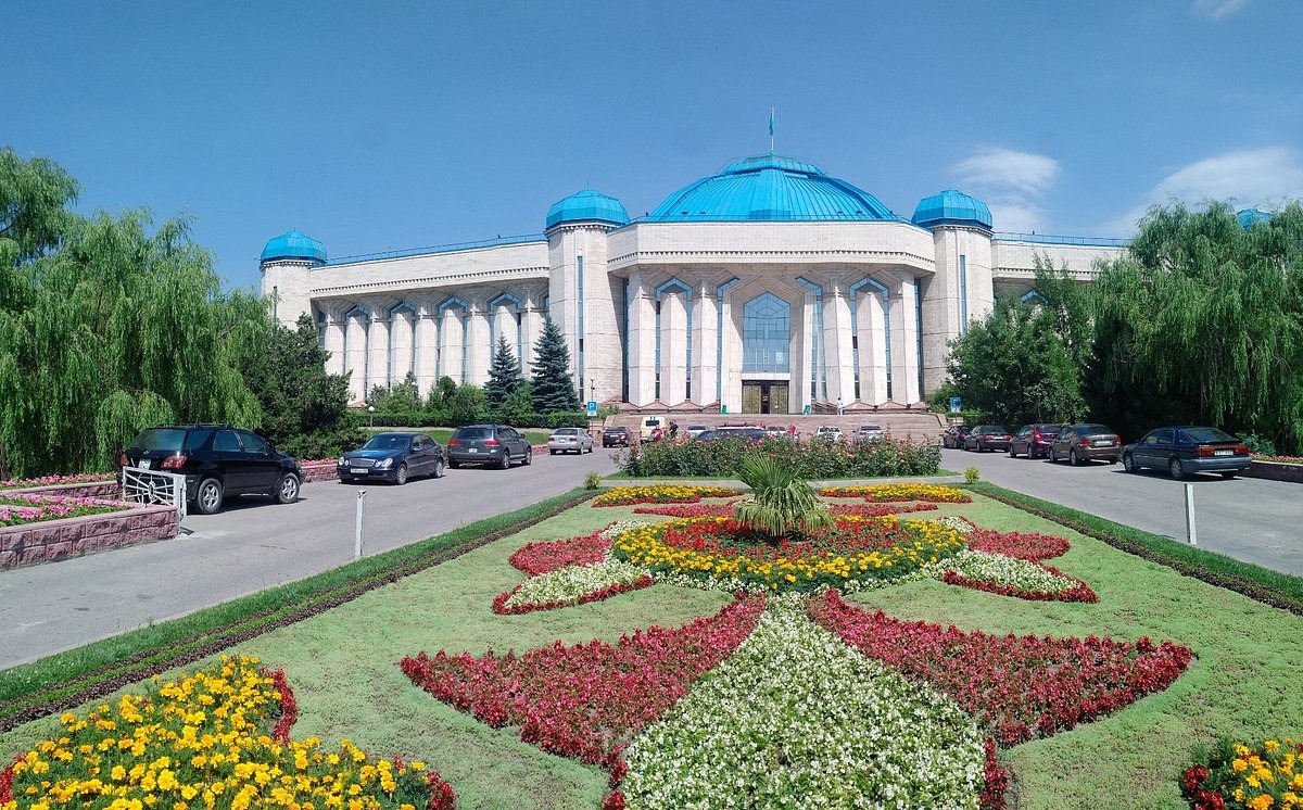 Здание Центрального государственного музея Казахстана в Алматы