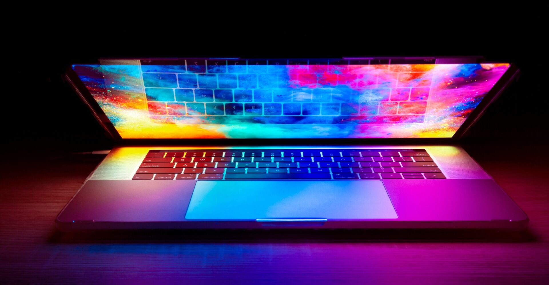 Apple сенсорлы OLED экранды жеңіл MacBook Pro әзірлеуде