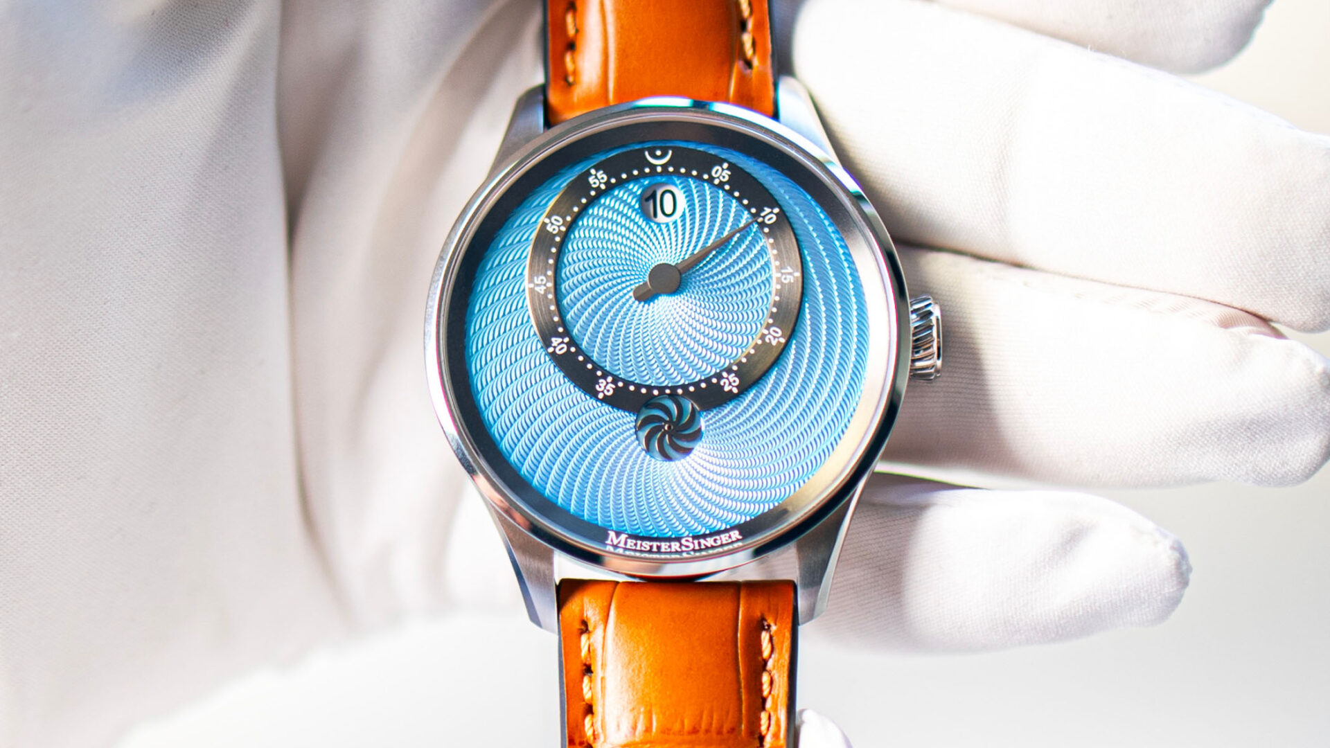 MeisterSinger Panthero көгілдір гильош тергішпен шықты