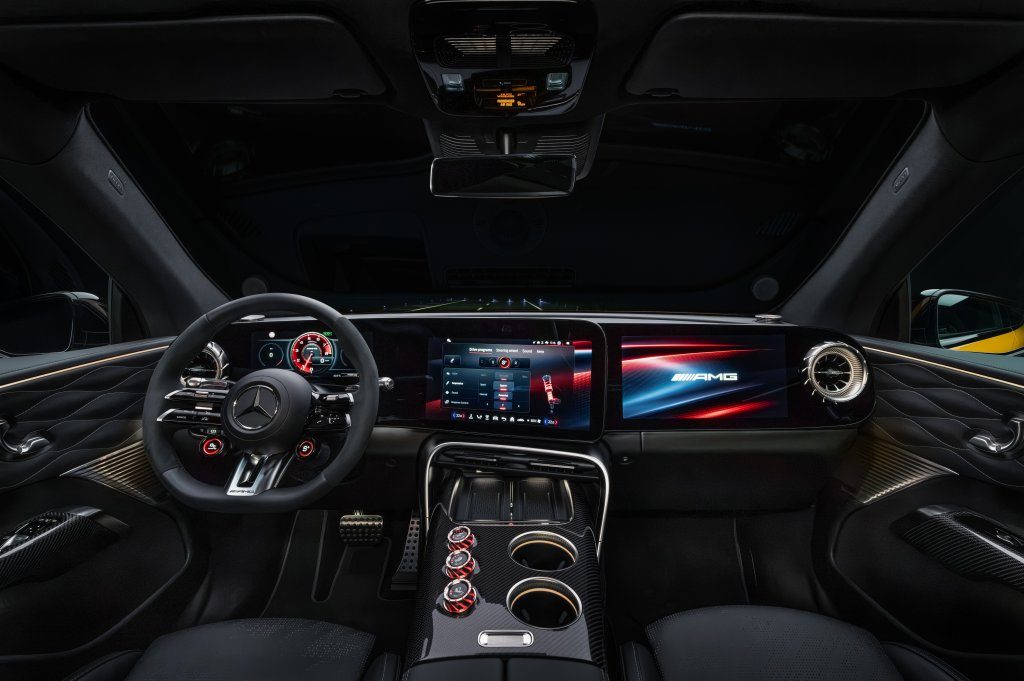 Салон Mercedes-AMG GT SUV