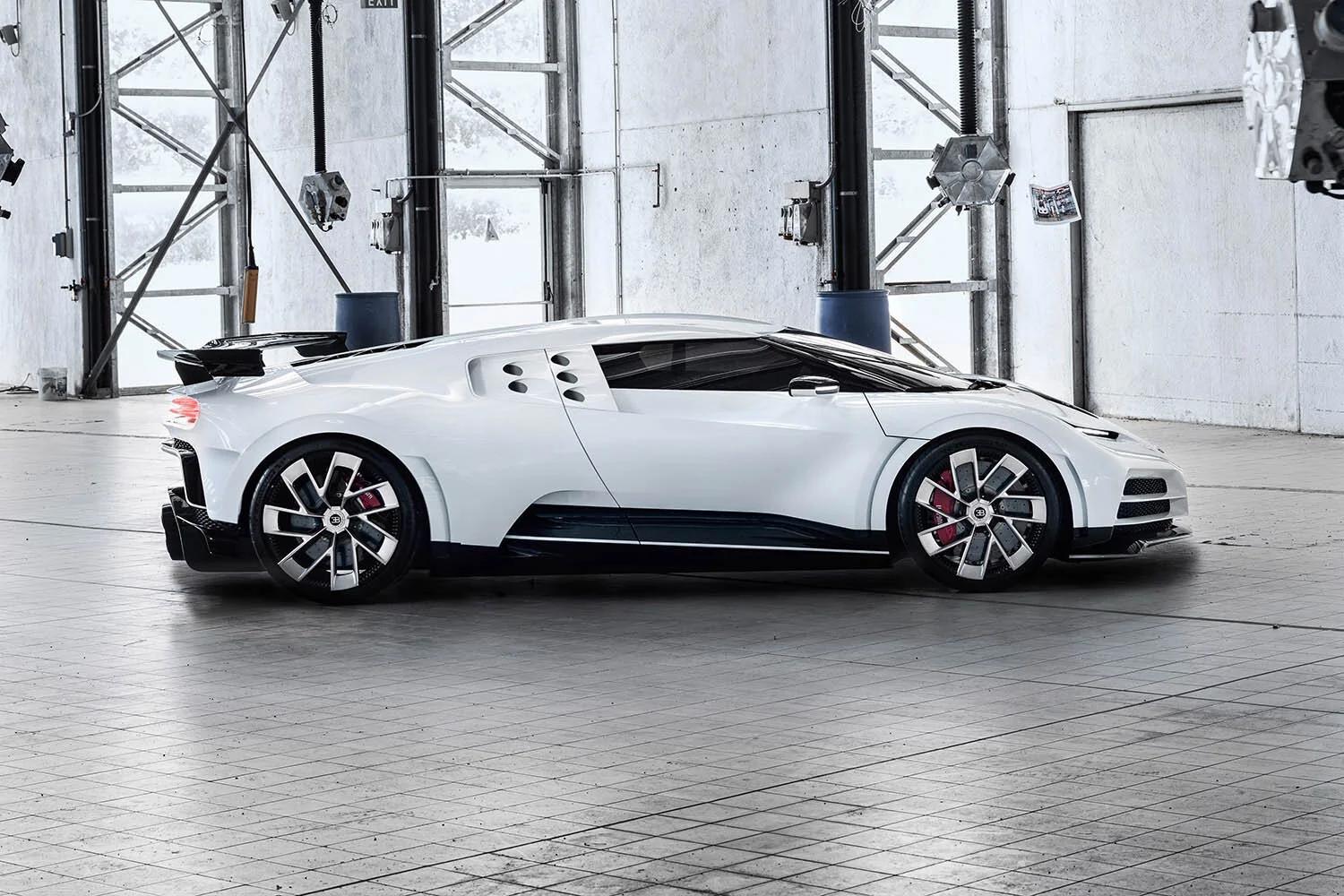EB110 стиліндегі Bugatti Centodieci — небәрі 10 дана