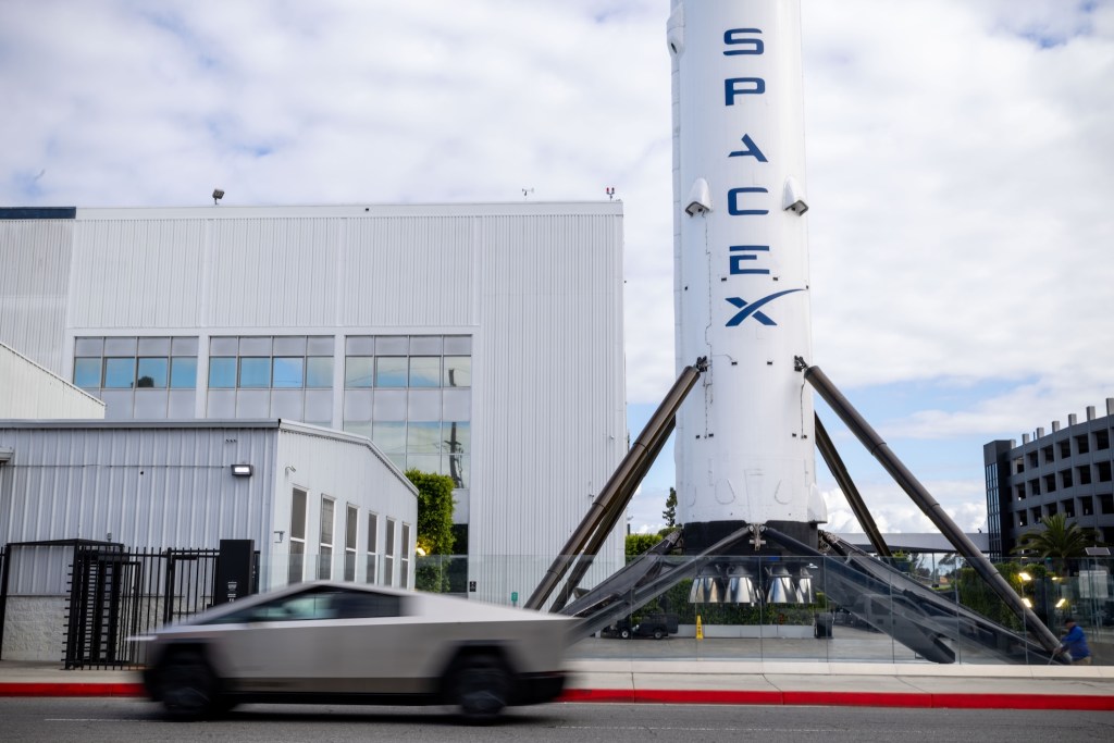SpaceX пен Tesla бірігуді бағалайтын комитет құрды