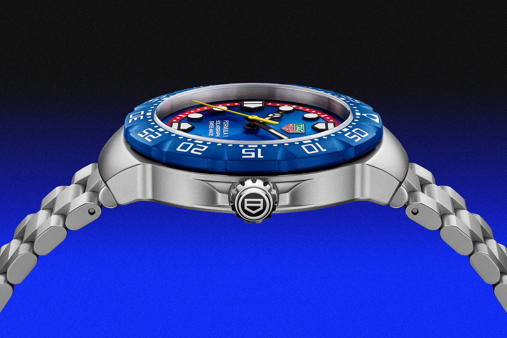 TAG Heuer Formula 1 Solargraph Red Bull Racing циферблаты жақыннан