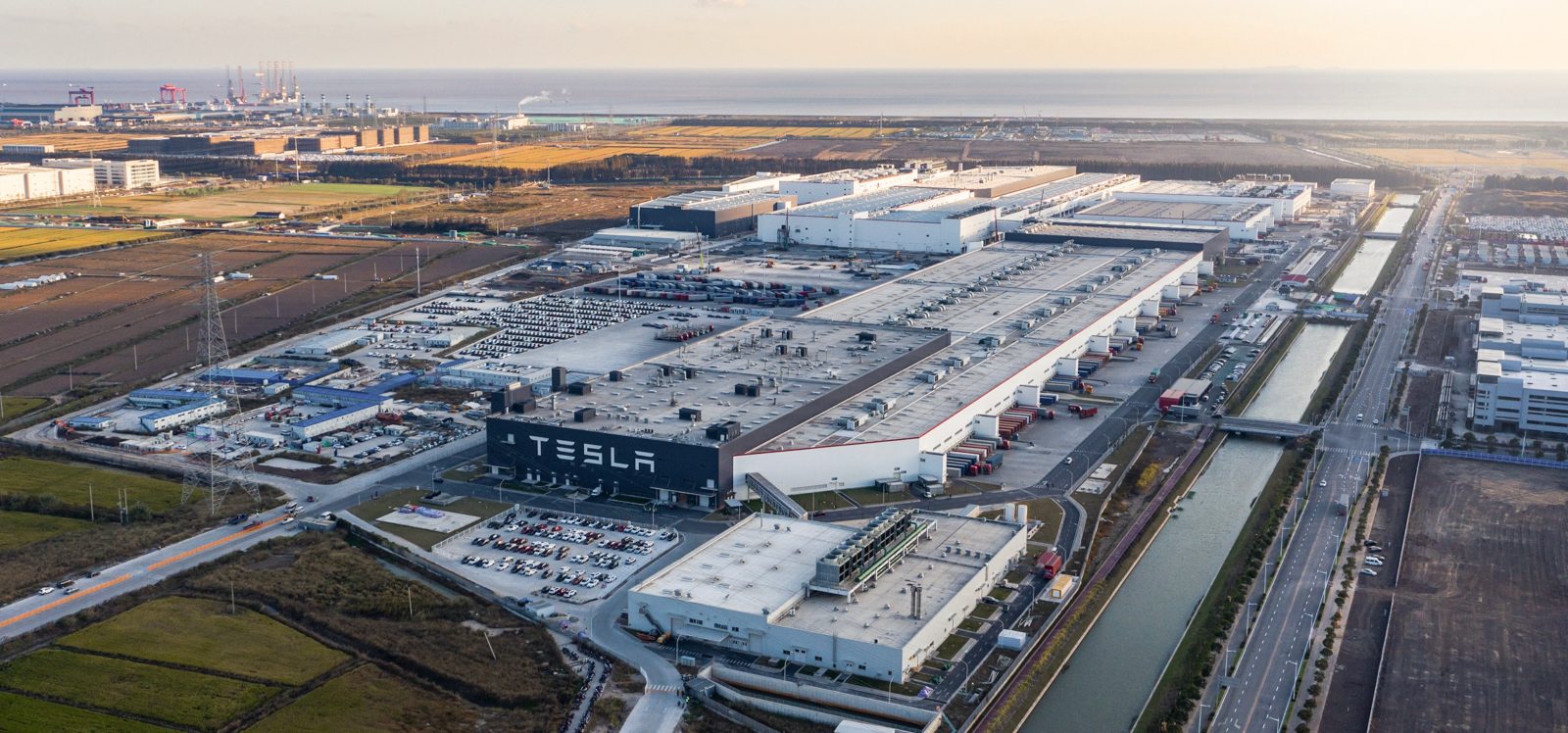 Tesla теряет покупателей в Китае и вдвое нарастила экспорт