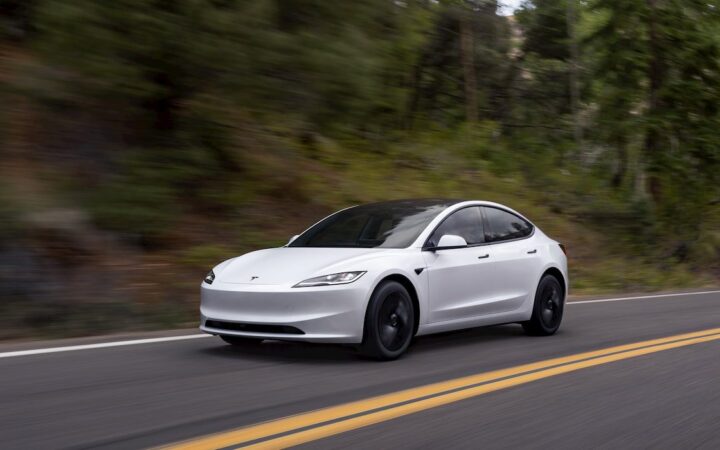 Tesla остановила заказы дешёвой Model 3 в Канаде