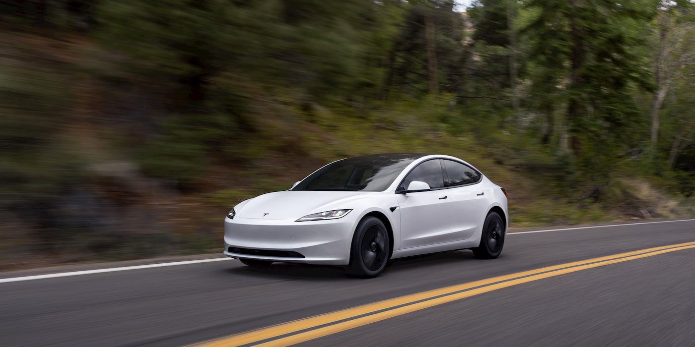 Tesla остановила заказы дешёвой Model 3 в Канаде