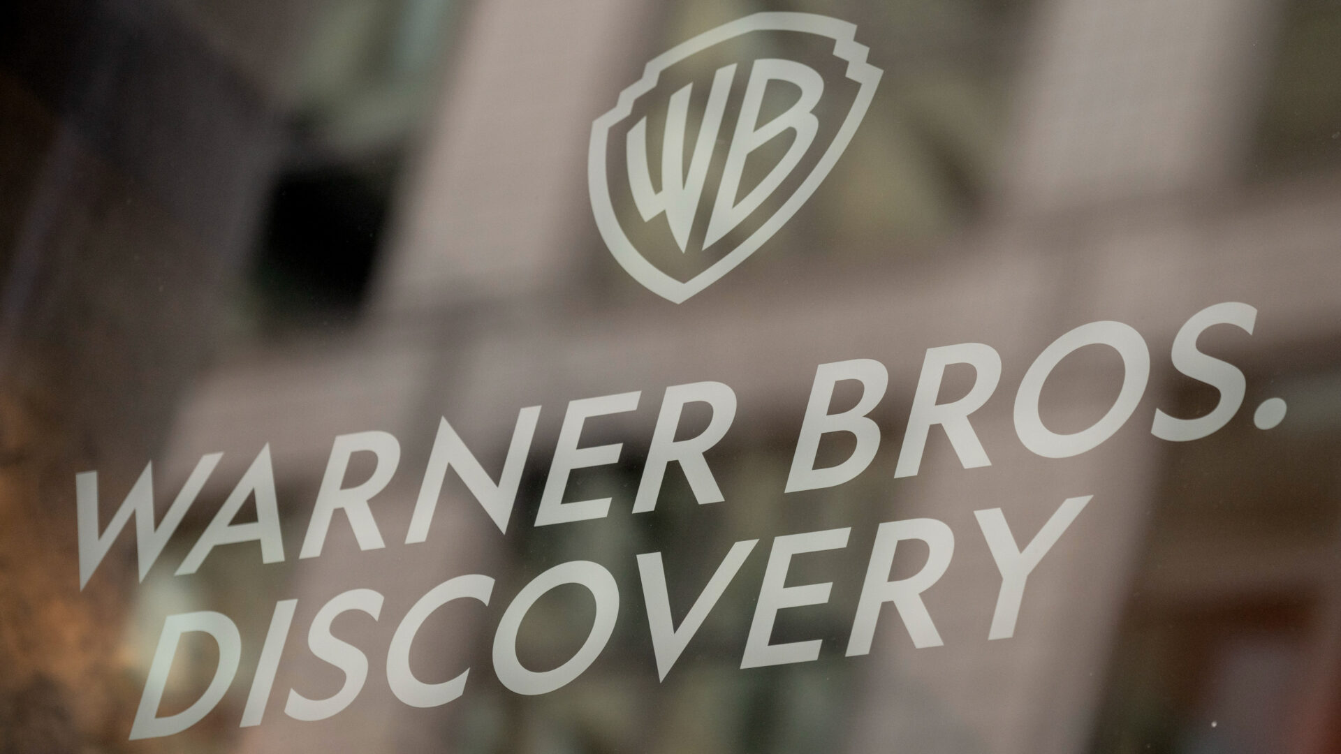 Paramount Warner Bros.-пен $110 млрд мәмілені жапты